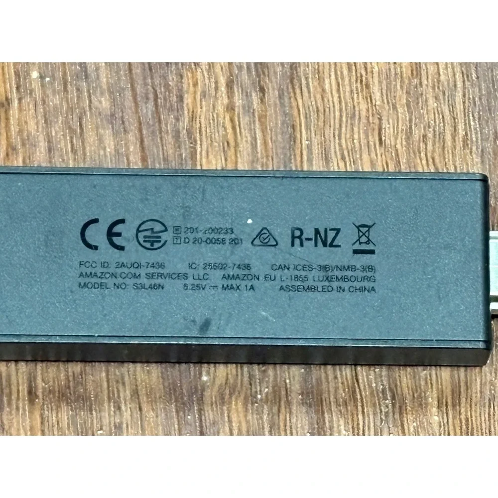 Amazon Fire TV Light Stick S3L46N  2nd Generation + HDMI Adapter - No Remote - Picture 3 of 9